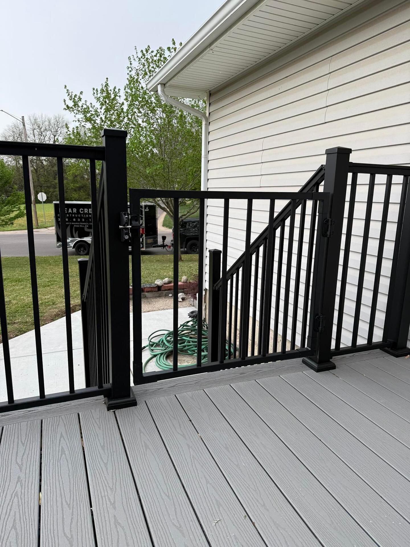 Composite deck with aluminum railing Rose Hill Kansas